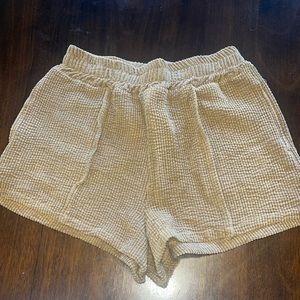 Women’s beige shorts